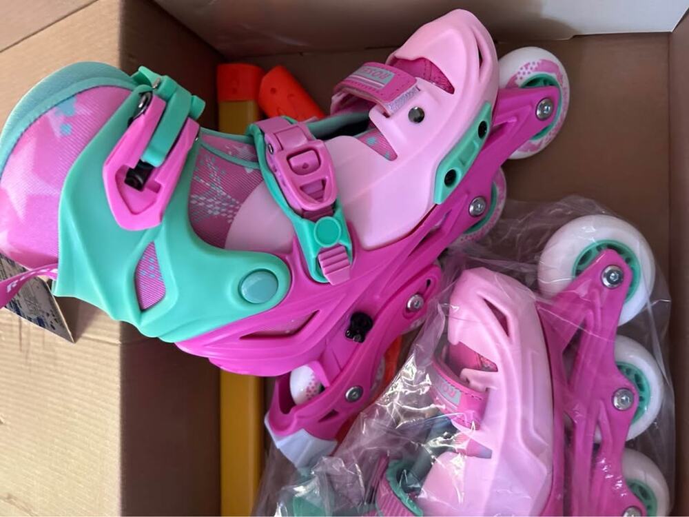 Roller skates girls side 1-3 pink and green adjustable new in box